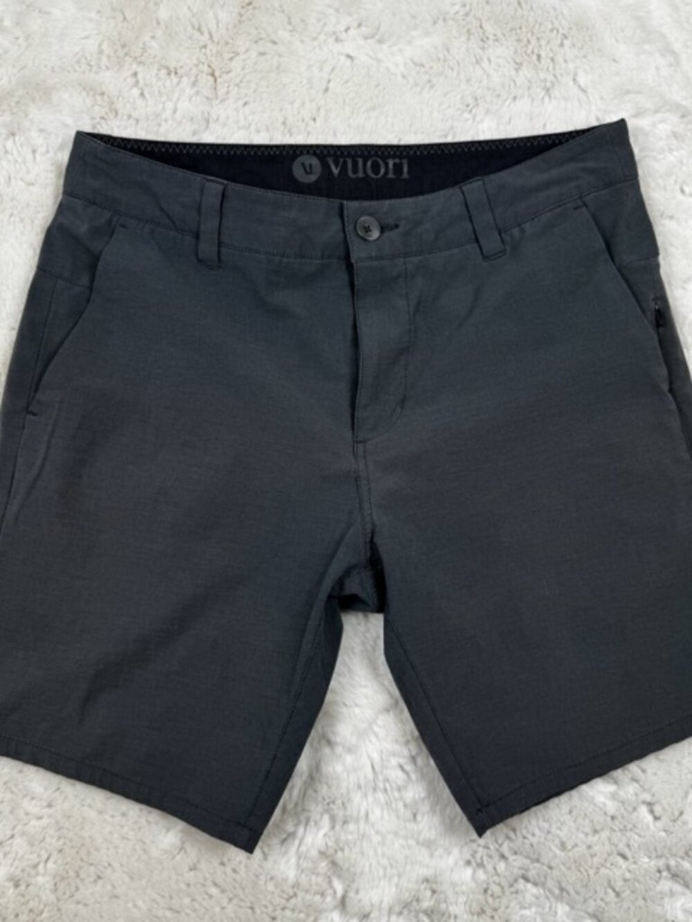 Vuori Aim Shorts Men's 30 8" Gray Golf Performance Chino Casual Stretch V368